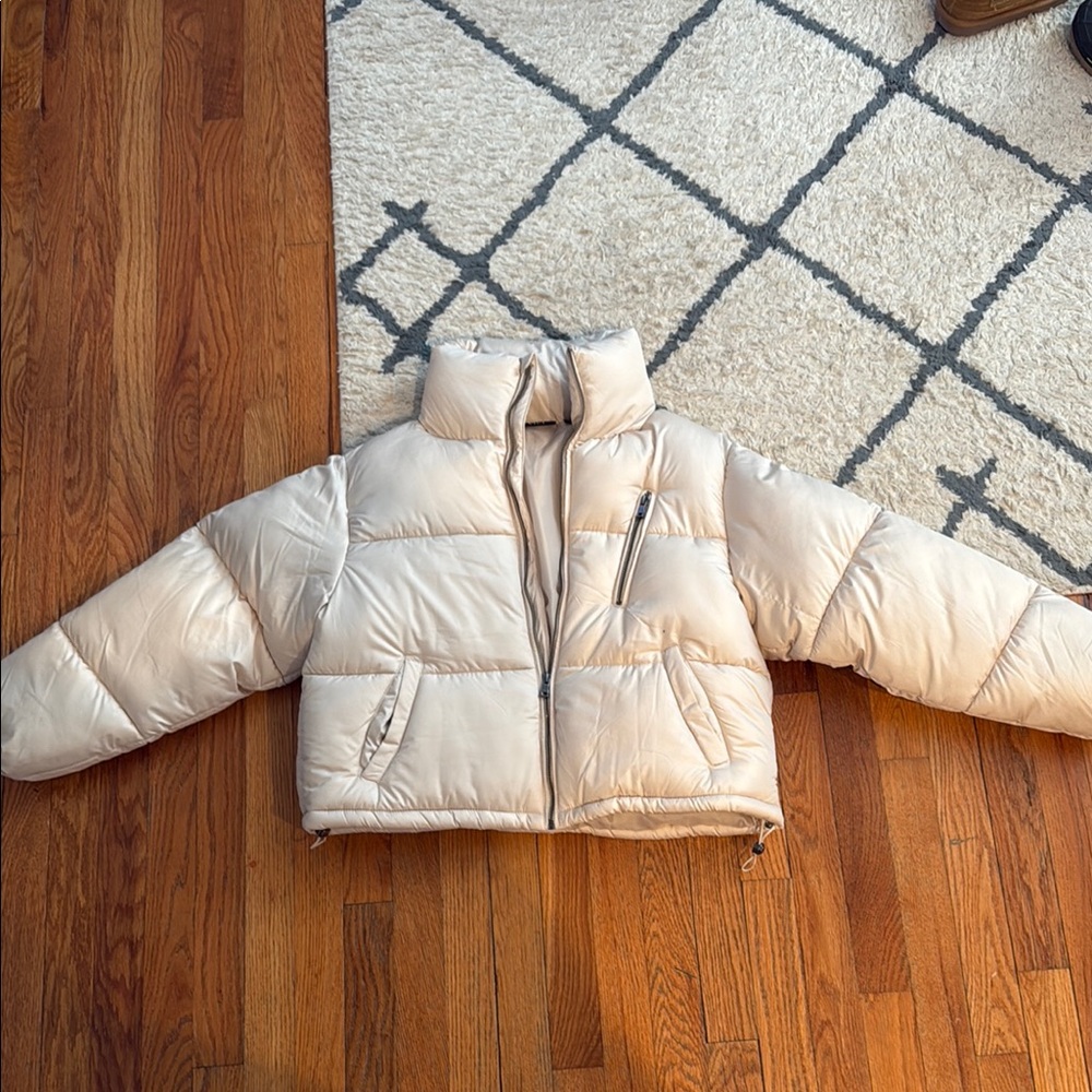 FINAL SALE! BEING DONATED TOMORROW! Vici Women’s Cropped Cream Puffer Jacket